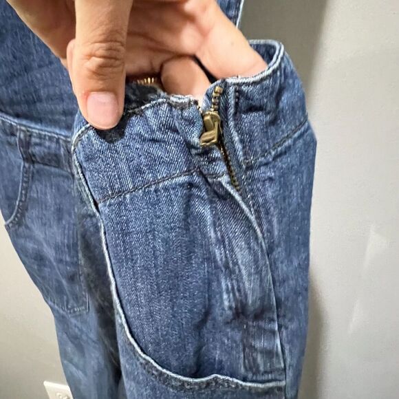 Gap Womens Denim Overalls 6 Medium Wash Bib Denim Blue Side Zip Straight Leg - Picture 9 of 11